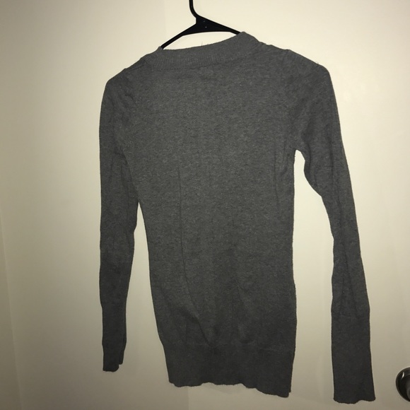 V neck sweater - Picture 3 of 3