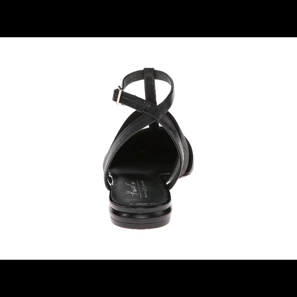 Kenneth Cole Rivington Flats - Picture 2 of 8