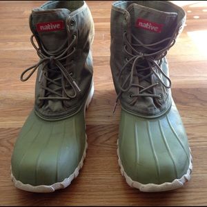 Native ultra lightweight rain boots