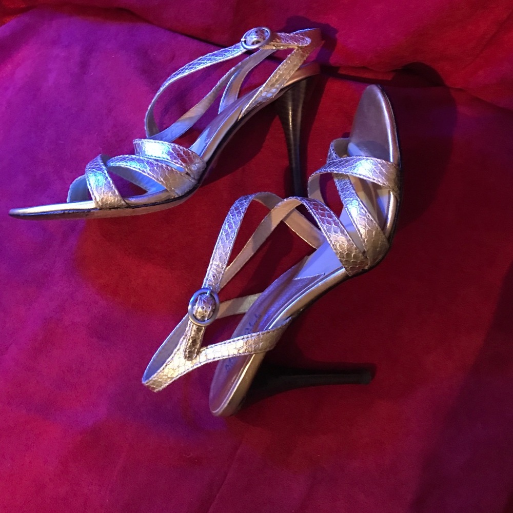 Michael Kors shimmering gold snakeskin stiletto❣❣✨ - Picture 7 of 8