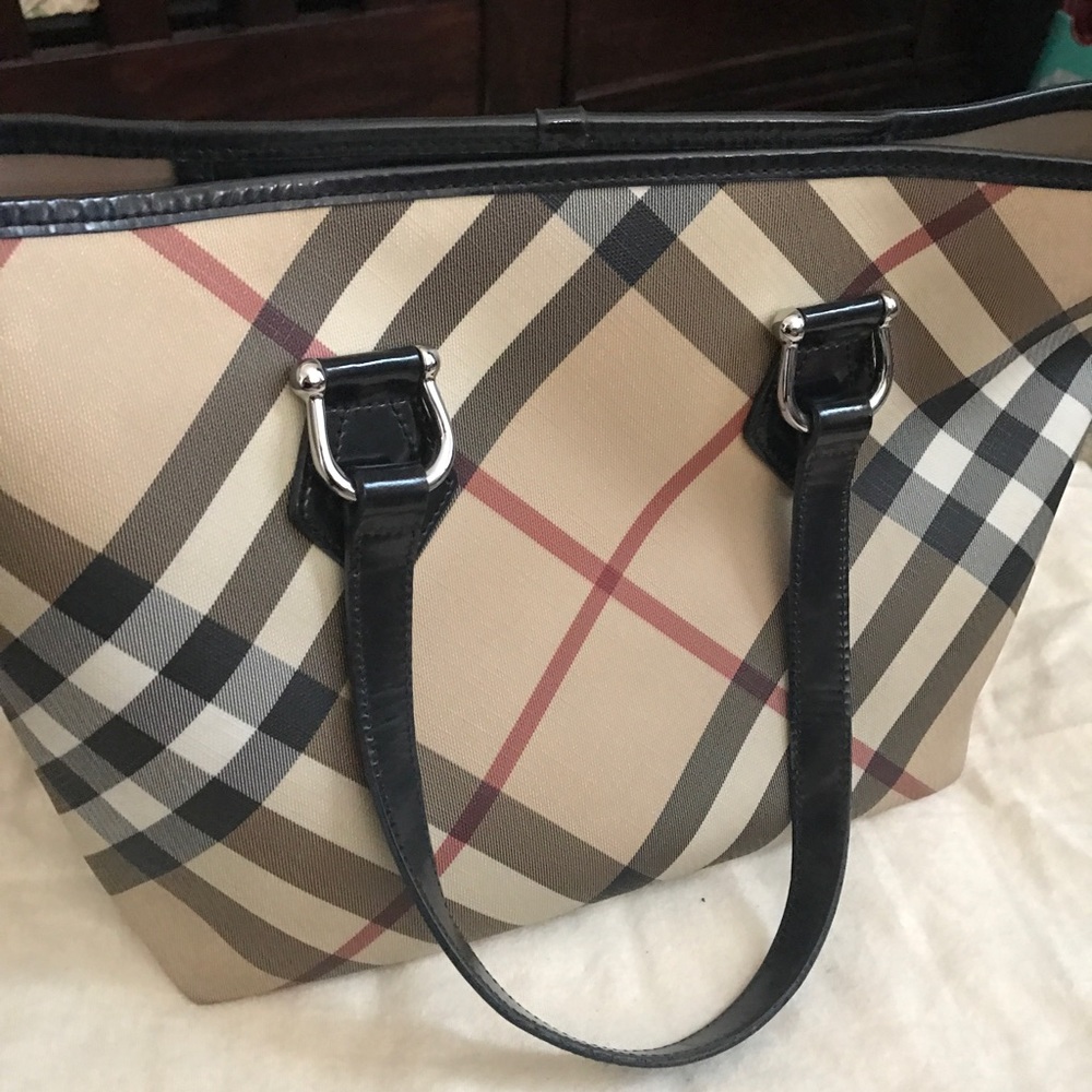 Burberry - Picture 2 of 8