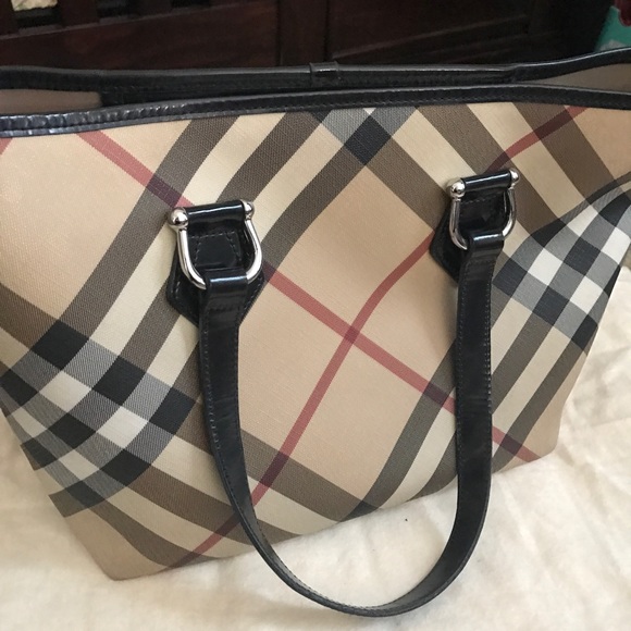 Burberry - Picture 2 of 8