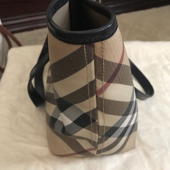 Burberry - Picture 7 of 8