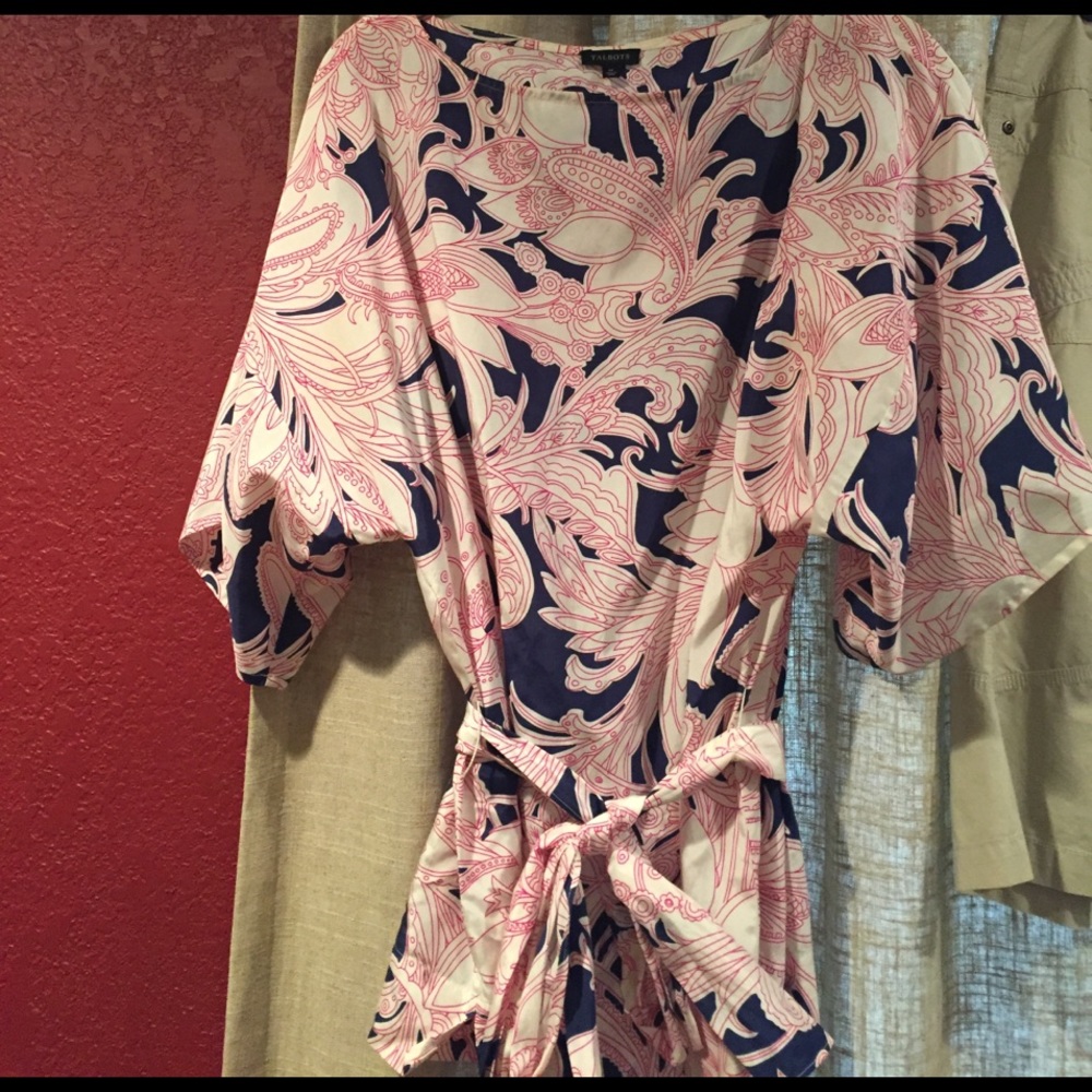 Floral pattern tie shirt