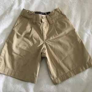 Old Navy boy's uniform Bermuda - size 5