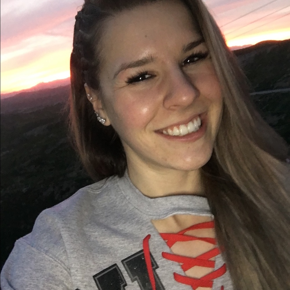 Meet your Posher, Alexis