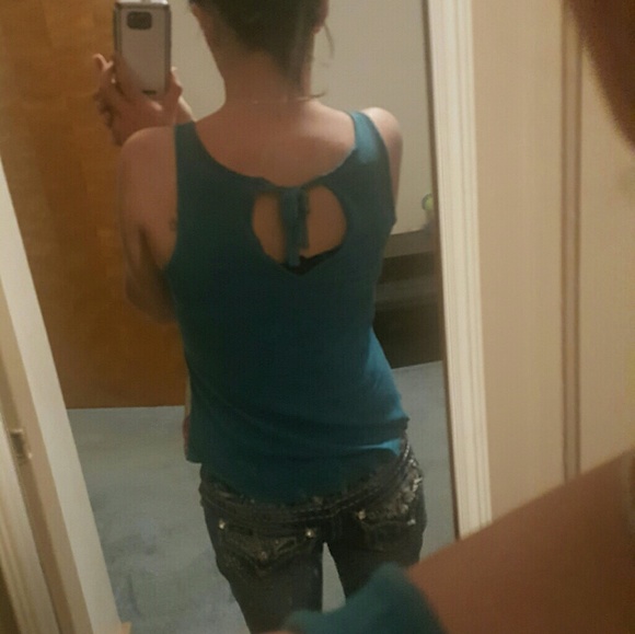 Tank top - Picture 2 of 3