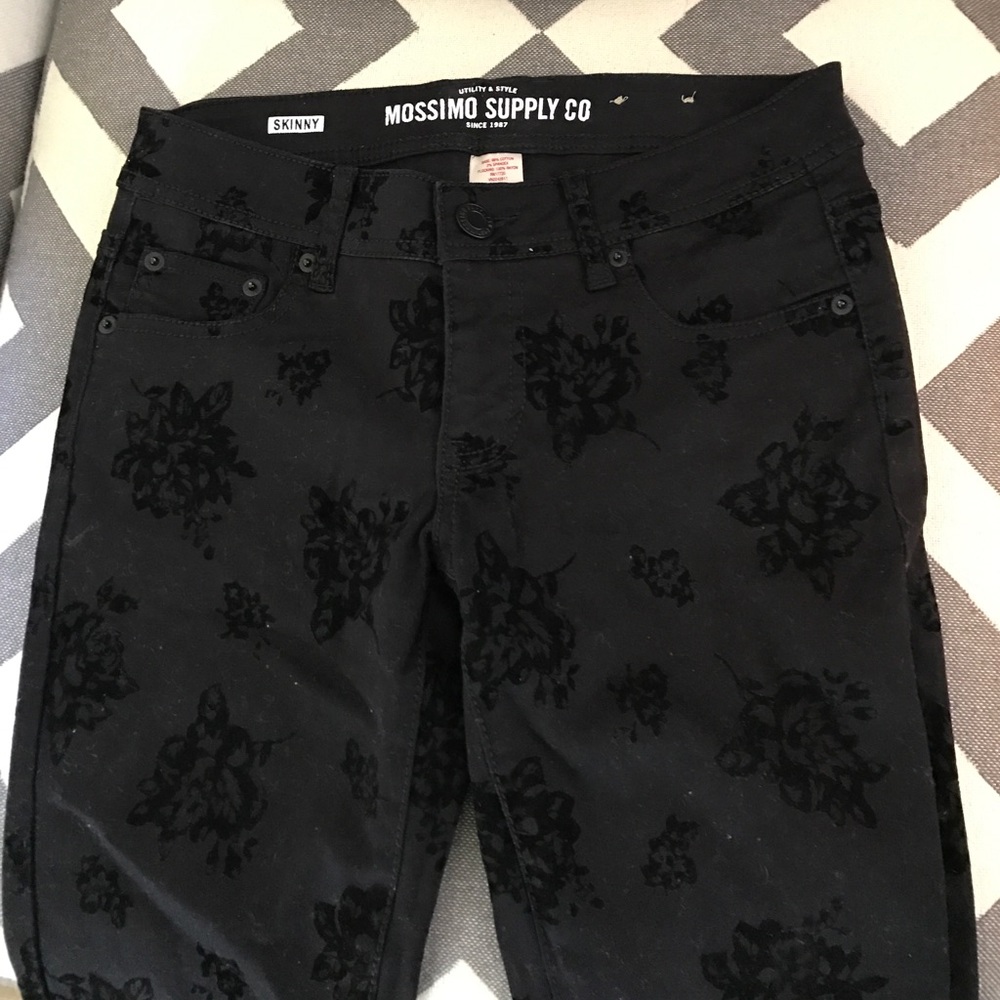 Black jeans with velvet detail Size 3. Fit 6.