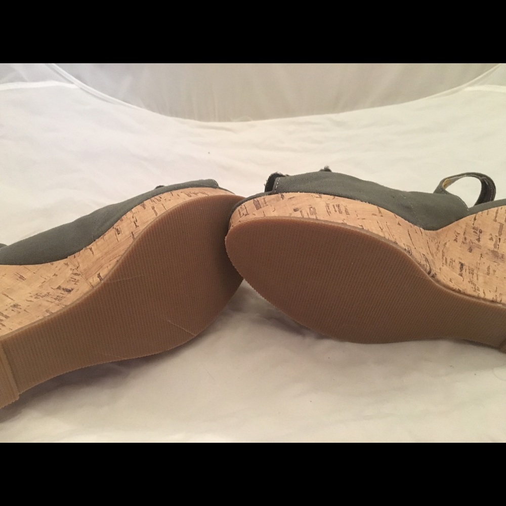 Brand New Madden Girl Wedge Sandals Gem