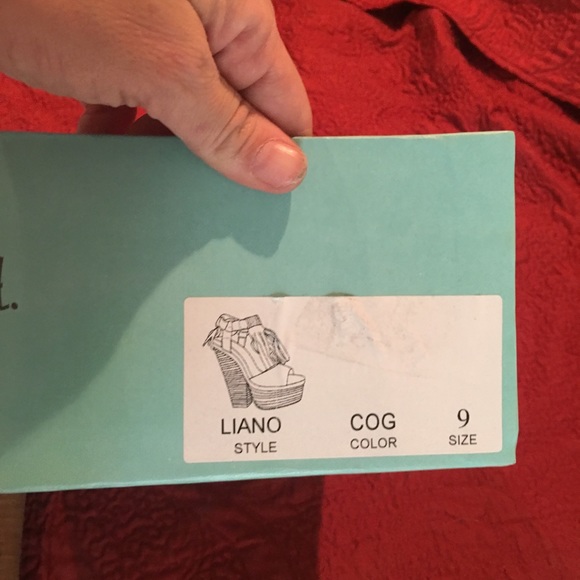 Wedge heels - Picture 2 of 3