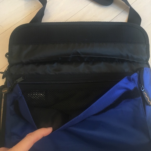 Laptop/tablet case - Picture 3 of 7