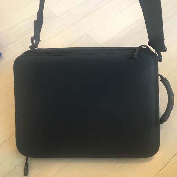 Laptop/tablet case - Picture 4 of 7