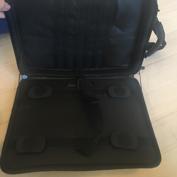 Laptop/tablet case - Picture 5 of 7