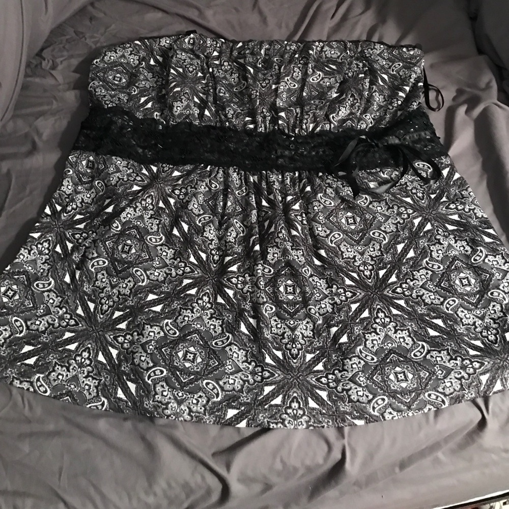Black/White Sexy Tank Blouse - Torrid Size 3