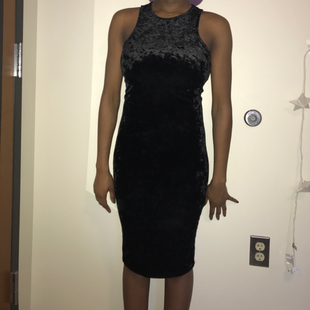 Black velour texture fitted dress