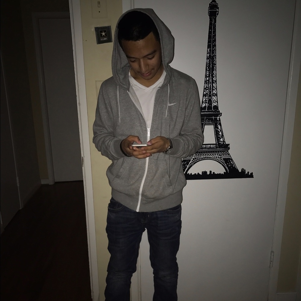 Meet your Posher, Carlos