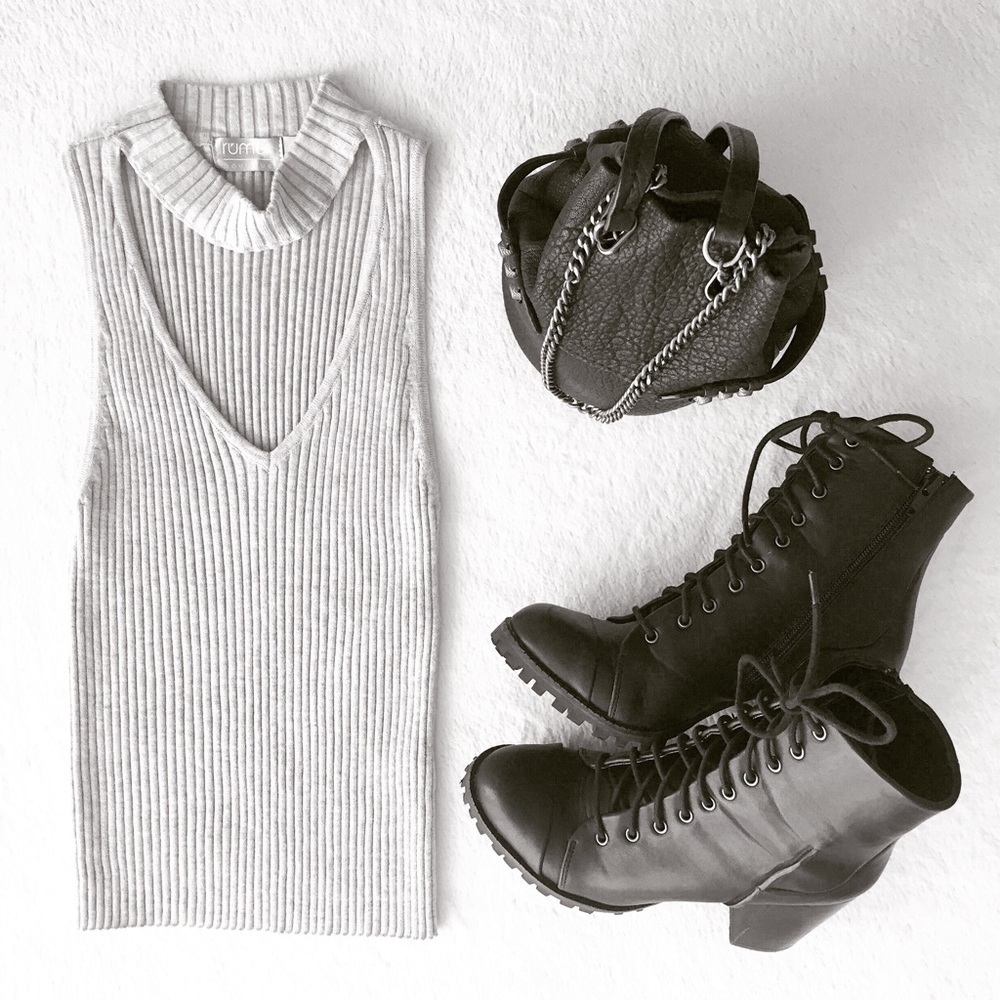 NWOT LF • Gray Ribbed Sweater Knit Choker Top (XS)