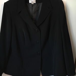 18W Collections for Le Suit black suit jacket
