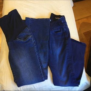Bundle of maternity jeans.