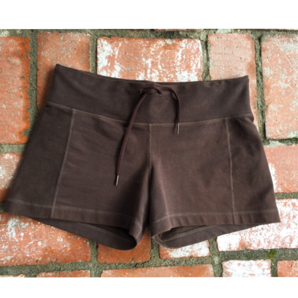 Lululemon Athletica Brown Yoga Shorts 🌅