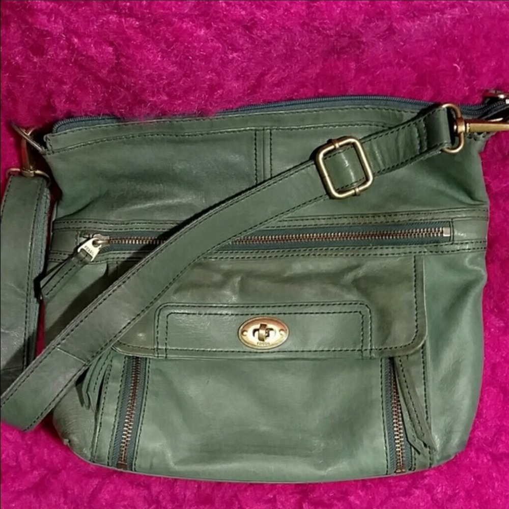 Fossil green leather adjustable cross body purse