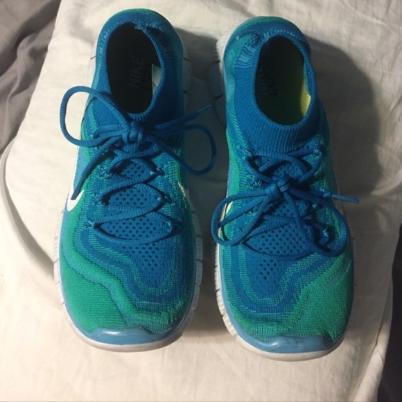 Nike - Picture 2 of 3