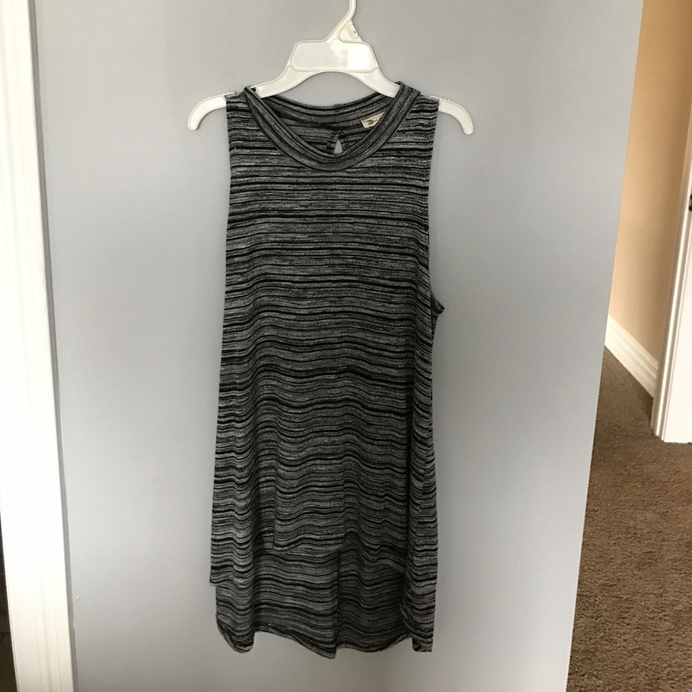 Long high-low tank top