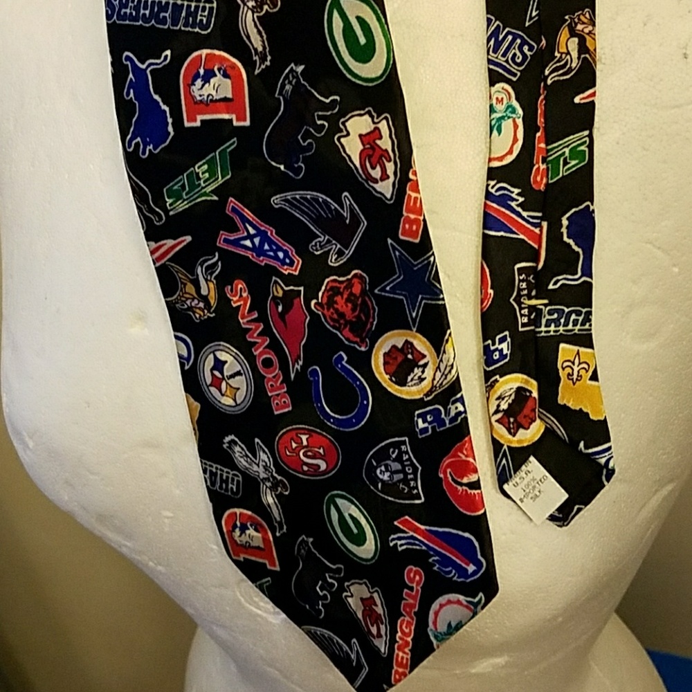 Team NFL men's Tie multiple teams