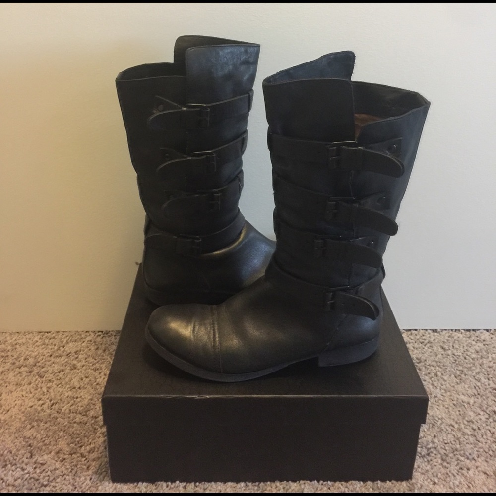 Modern Vintage Black leather boot.