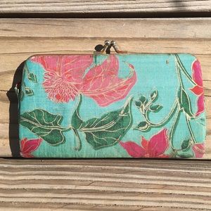 Vintage 80s floral clutch