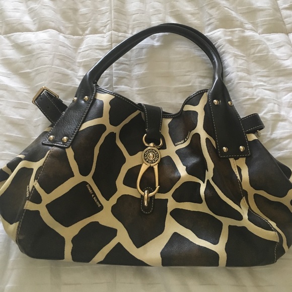 Dooney & Bourke Handbags - Like new Dooney & Bourke purse