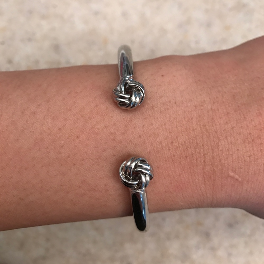 ❣️ANARCHY STREET SILVER KNOTS DESIGN BRACELET❣️