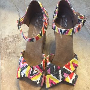 Toms wedges multi-color size 9