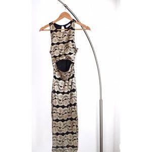 Lace layered dress. Black and Gold