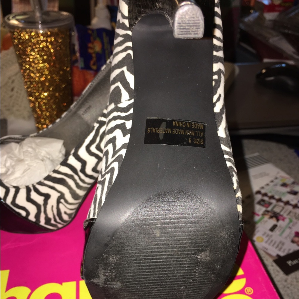 Womens shoes size 9 - Picture 2 of 6