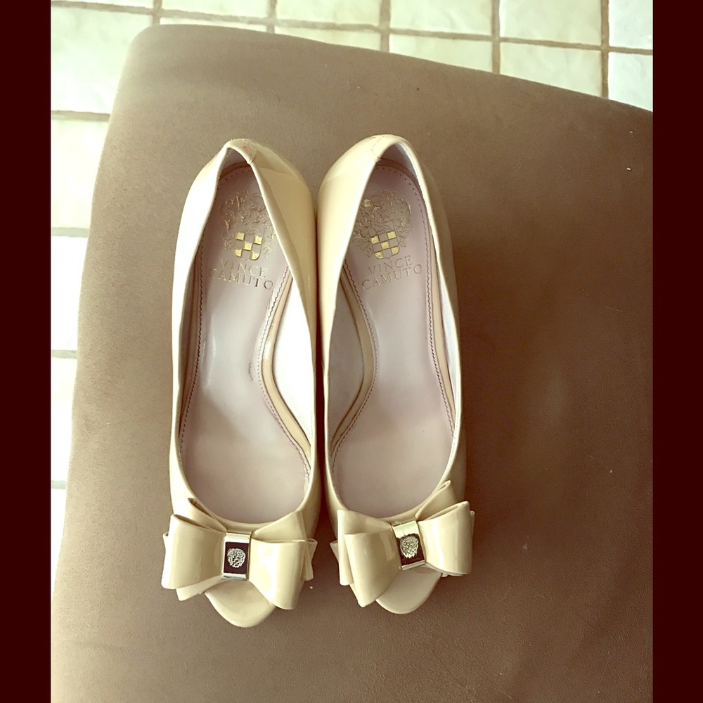 Vince Camuto bow peep toe wedges