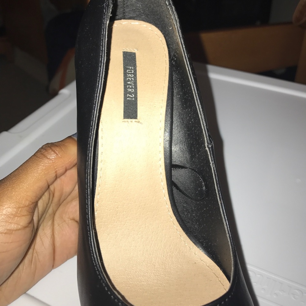 Basic black pumps - Picture 4 of 4