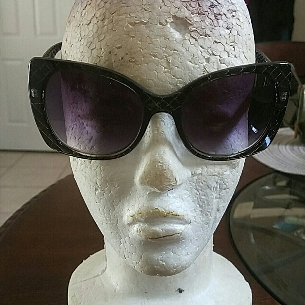 Used kim Kardashians  sunglasses