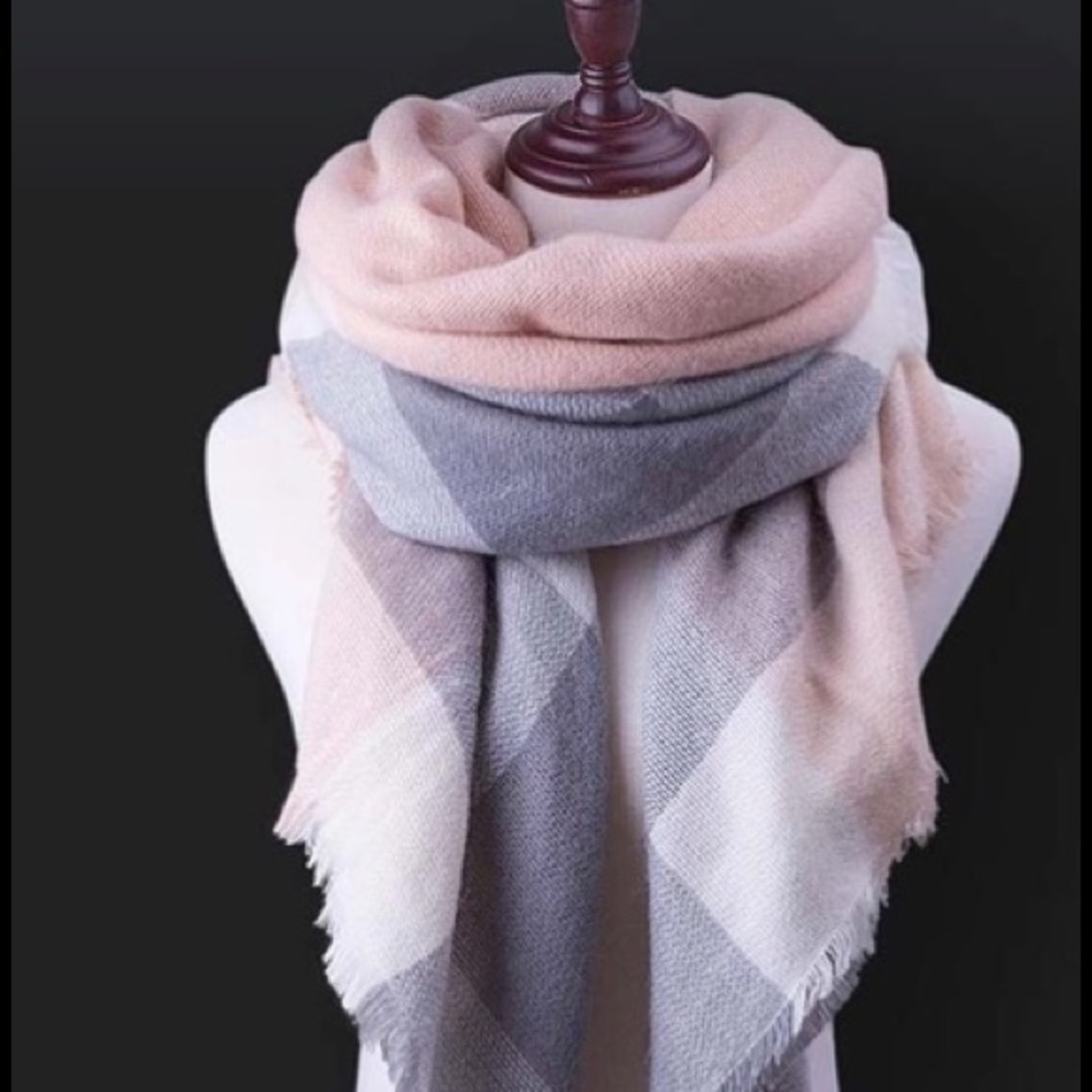 Shawl drop scarf.