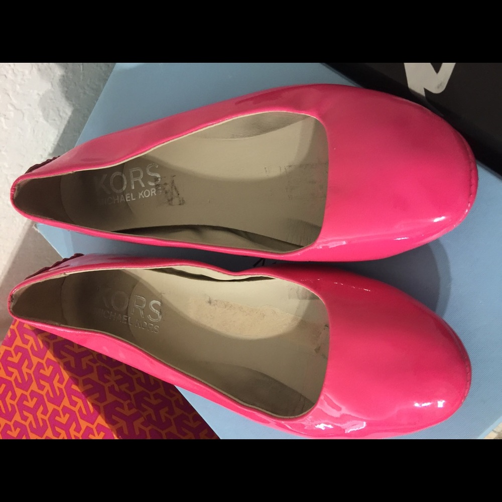 MK pink patent flats