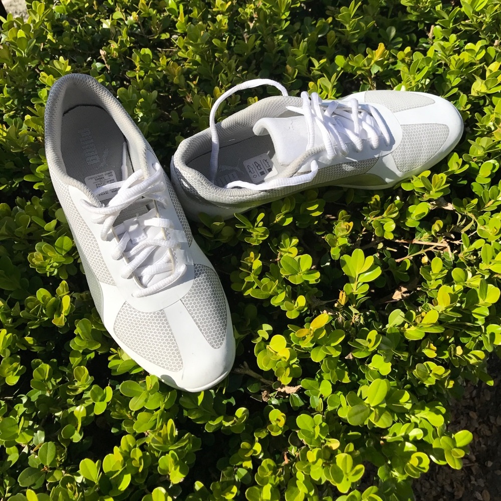 TODAY ONLY $10 size 7 puma