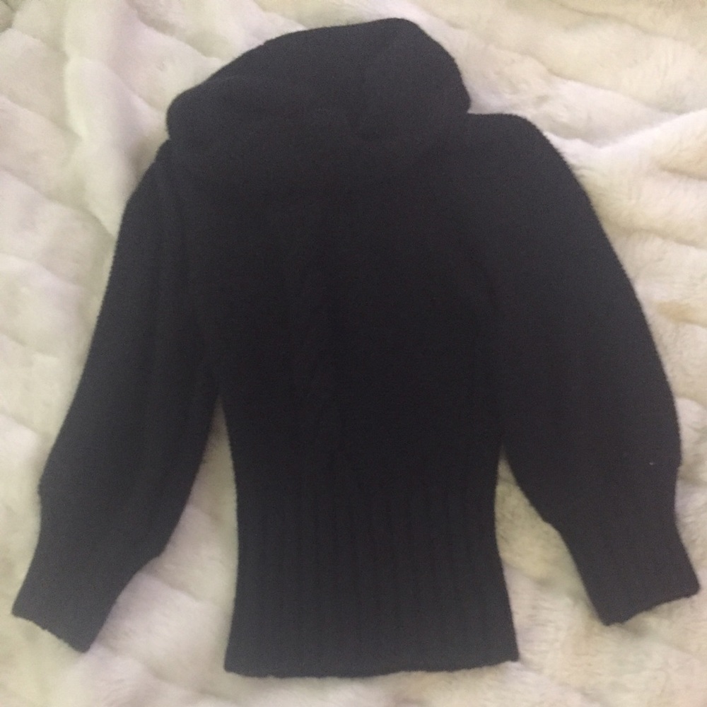 Bebe 3/4 sleeve sweater