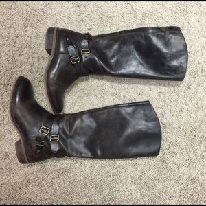 Hinge tall boots