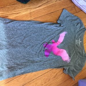 gray basic t-shirt