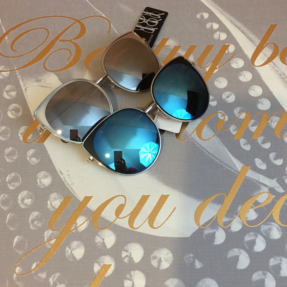 Silver Frames Fashion Mirrored Sunglasses - Picture 1 of 3