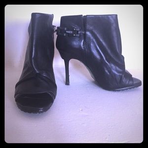 Lisa by Donald J Pliner booties