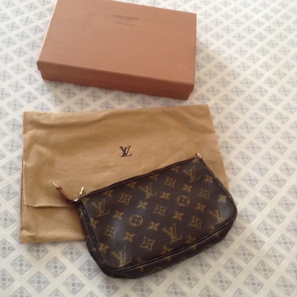 Louis Vuitton Handbags - Vintage LV pochette  bag/ clutch