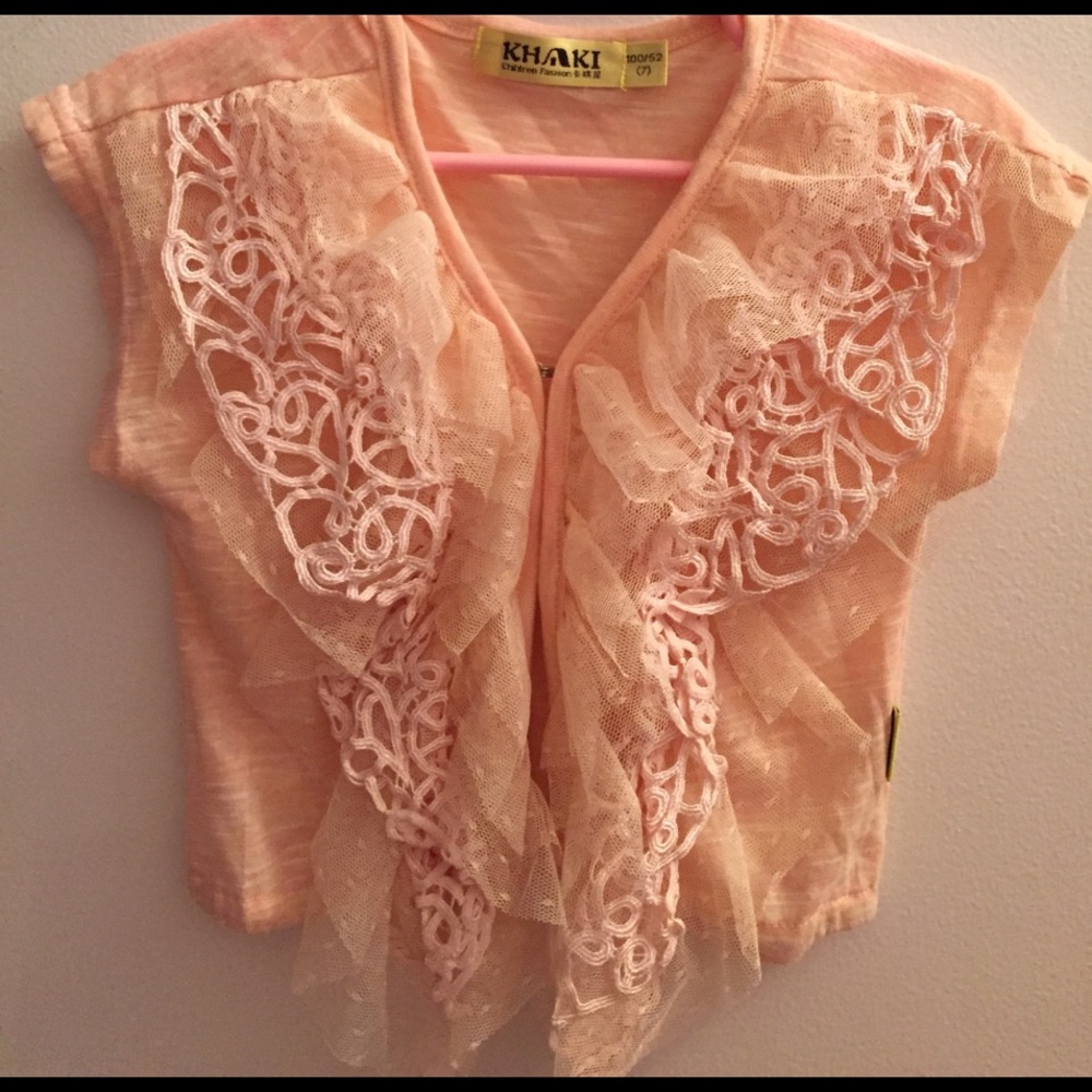 Beautiful Girls Lace Ruffle Top. size 3-4