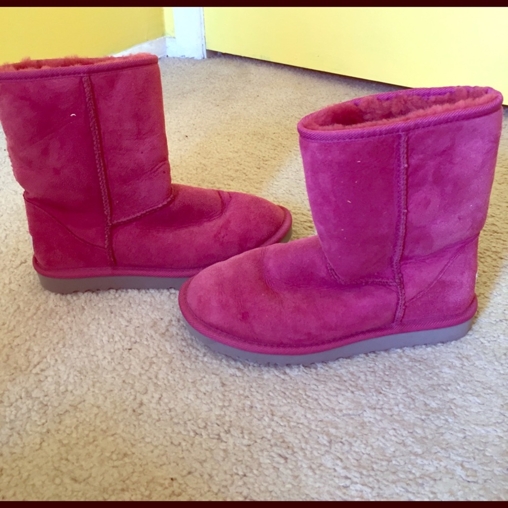 Lightly worn raspberry uggs