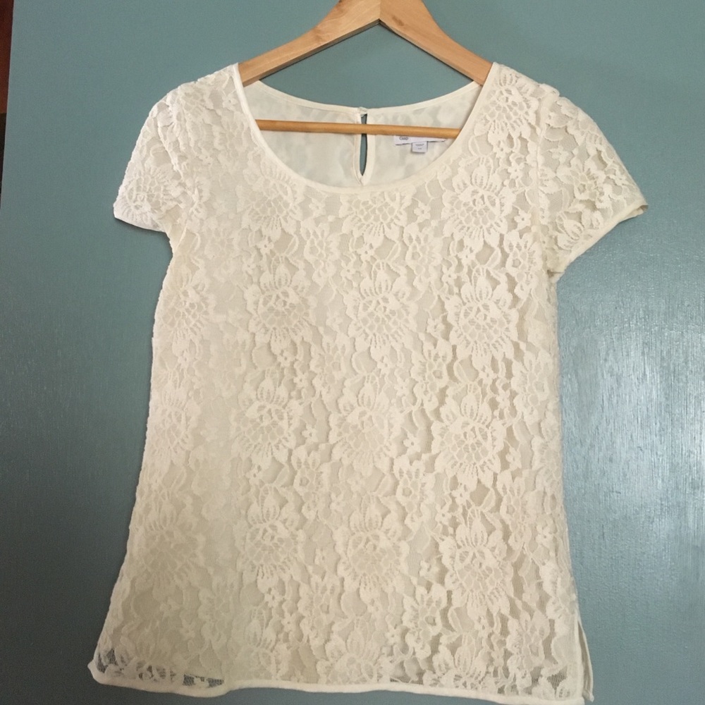 Gap lace tee